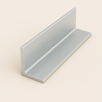 Уголок алюминиевый прессованный неравнополочный 100х60х7 мм АМг6 ГОСТ 13738-91 в наличии в Белгороде