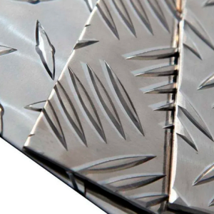 Лист нержавеющий рифленый 3х1000х2000 мм 03Х18Н12-ВИ в наличии в Белгороде